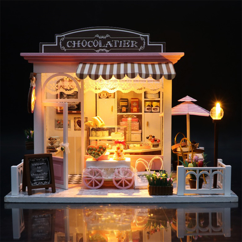 DIY Miniature Wooden Dollhouse - مراجعة Kids Toys Stores وسعره