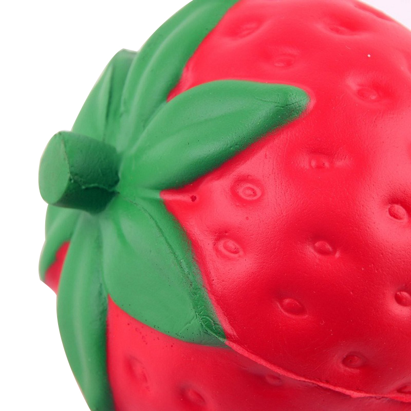 Super Jumbo Strawberry Squishi - مراجعة Kids Toys Unique وسعره